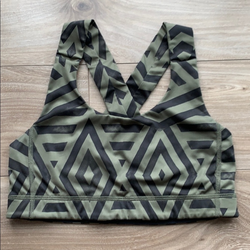 Lululemon sports bra